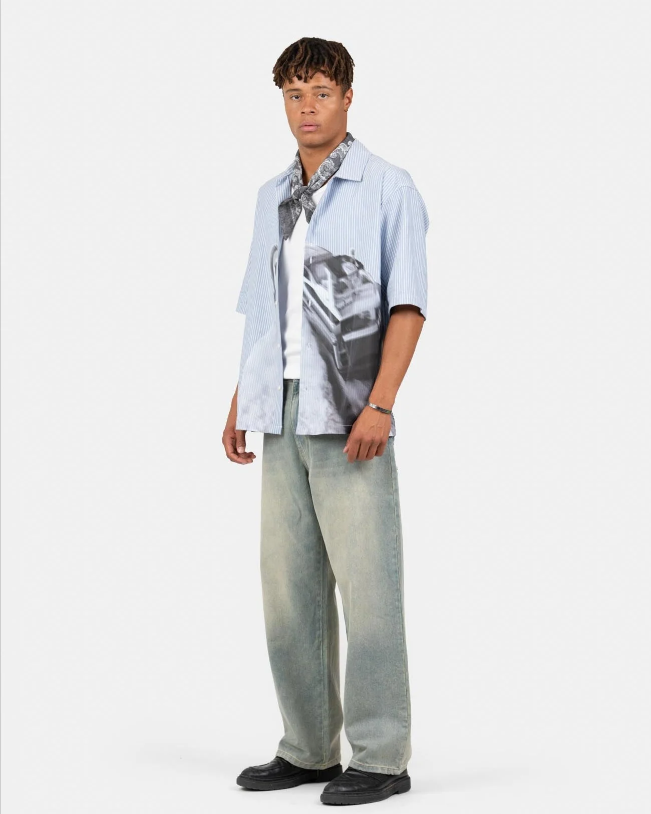 Baggy denim jeans light blue vintage wash - Image 10