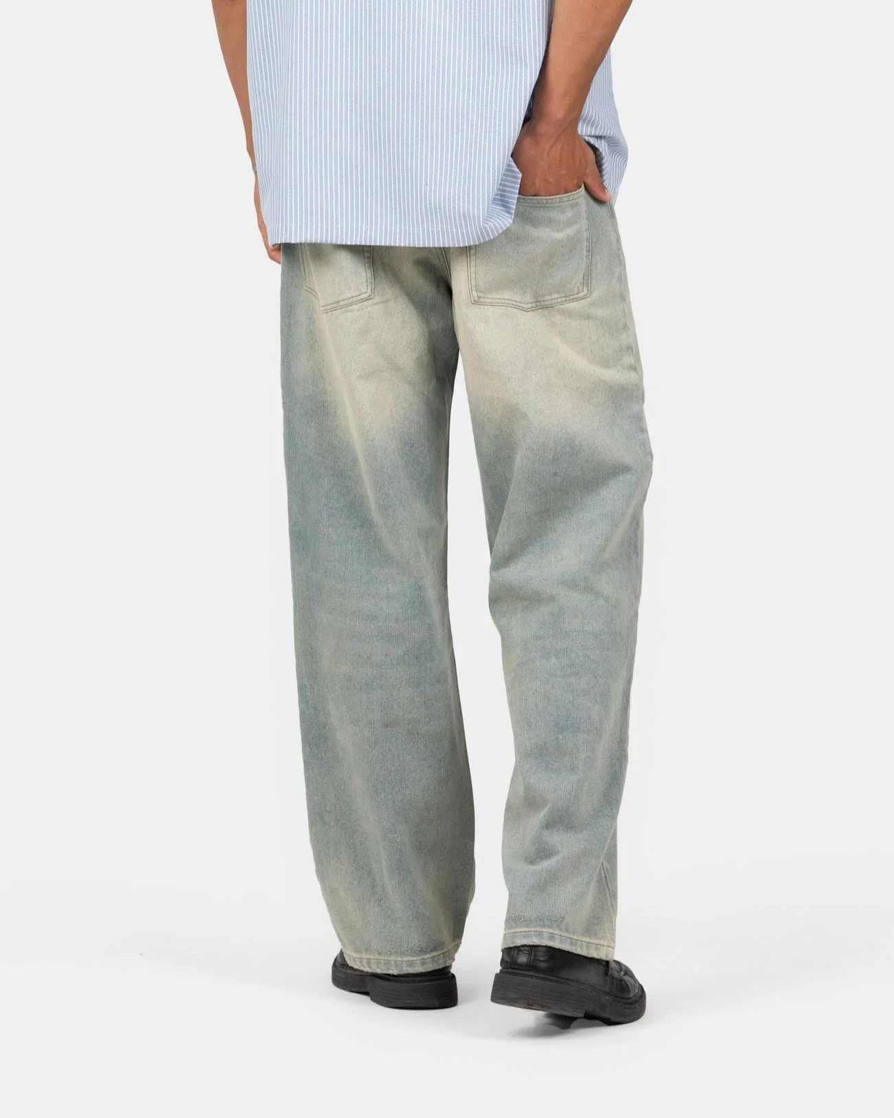 Baggy denim jeans light blue vintage wash - Image 8