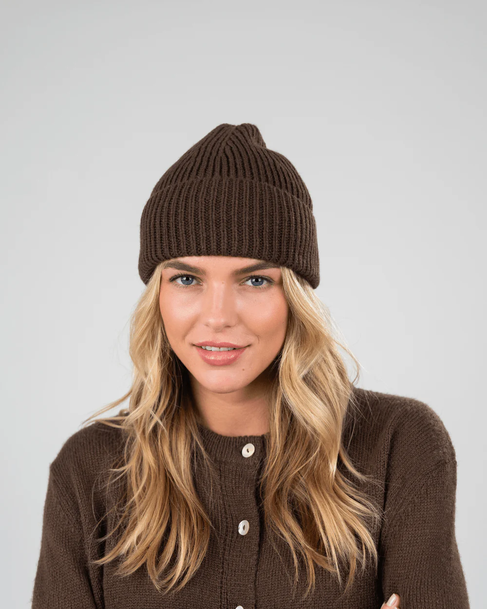 Beanie Brown - Image 3