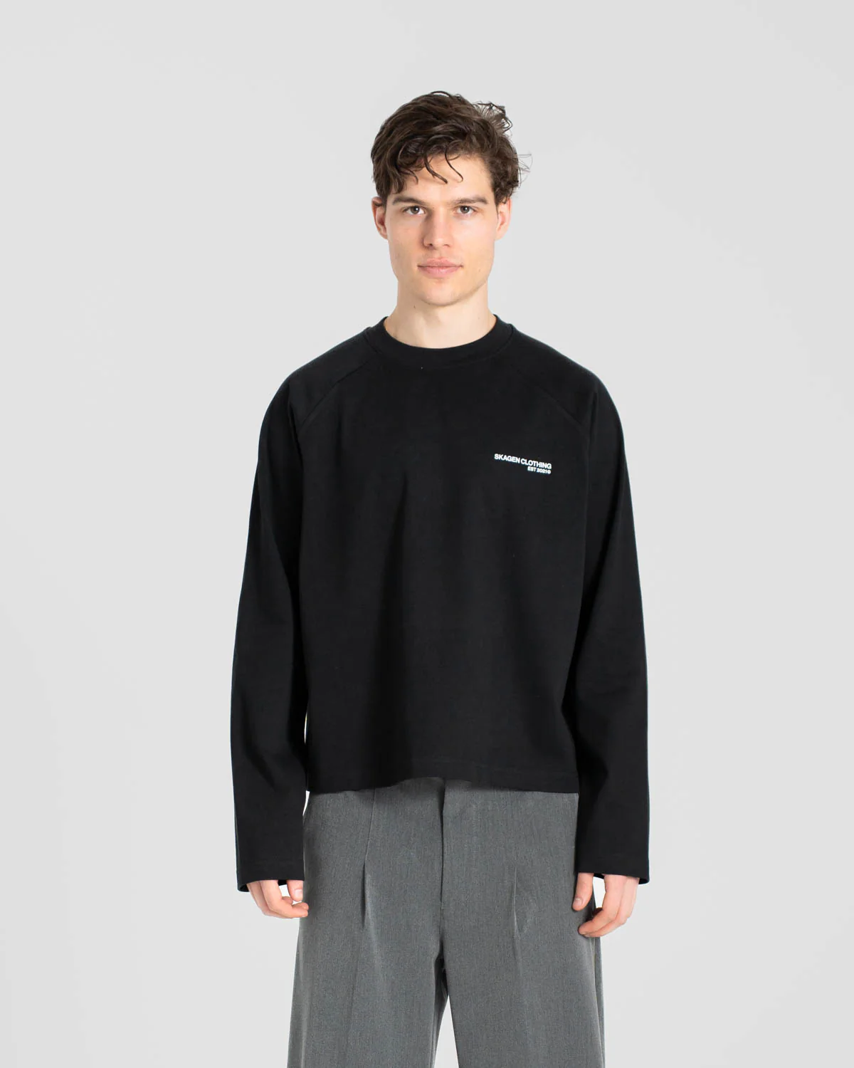 Everyday Essential Raglan Longsleeve Black - Image 3