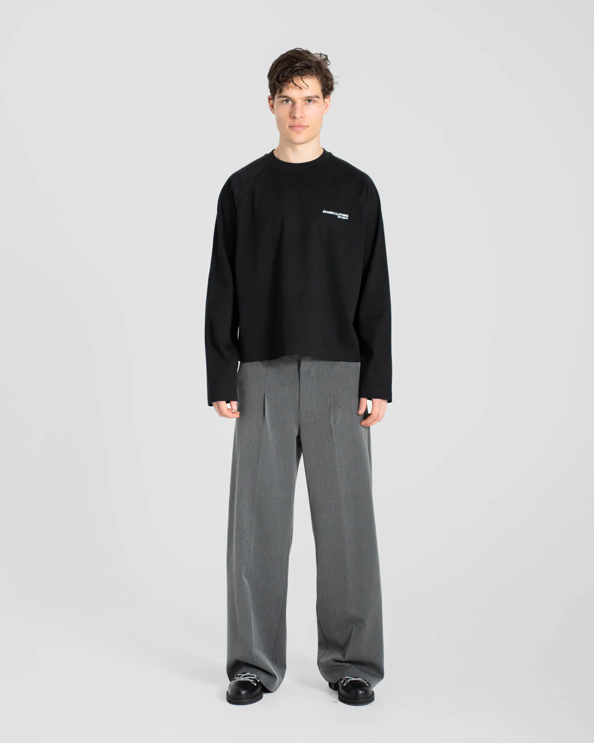 Everyday Essential Raglan Longsleeve Black - Image 4