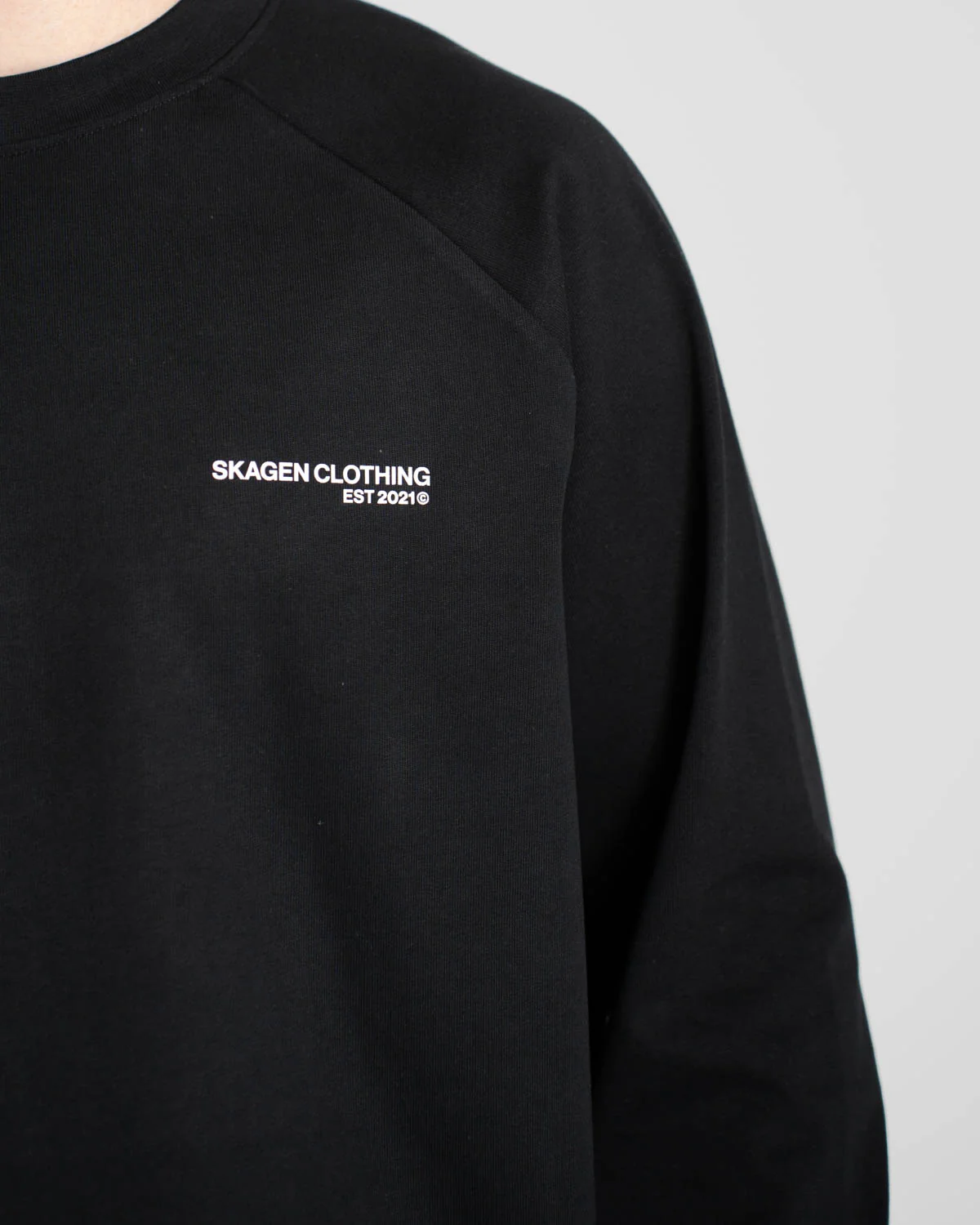 Everyday Essential Raglan Longsleeve Black - Image 7